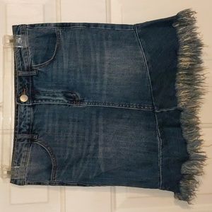 Ladies Ashley Mason denim asymmetrical skirt w/frayed hem & belt loops Size M